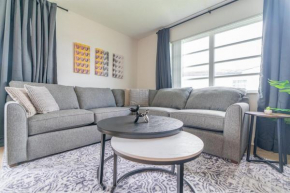 Modern Chic Getaway - Sleeps 11 - Palmwavestays